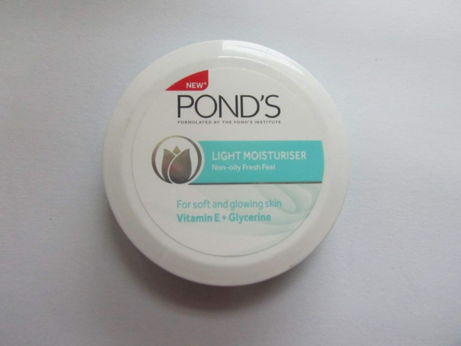 Ponds Light Moisturiser 25ml - Pack of 3 